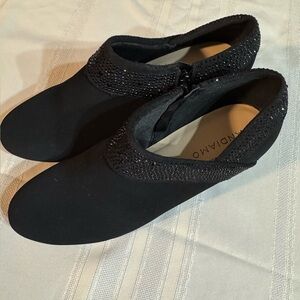 Andiamo Elegant Black Flats with Rhinestone Detail Size 9